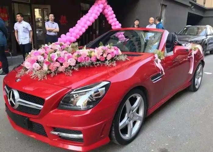 敞篷跑车婚车