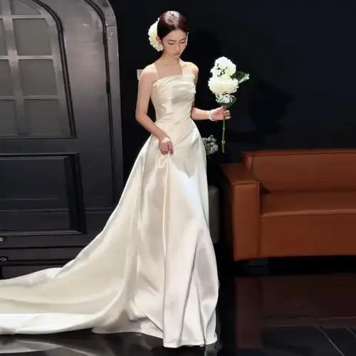 缎面简约婚纱